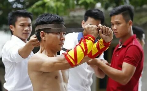 Vì sao thang máy có gương, nhà sản xuất nêu 3 lý do khiến nhiều người bất ngờ